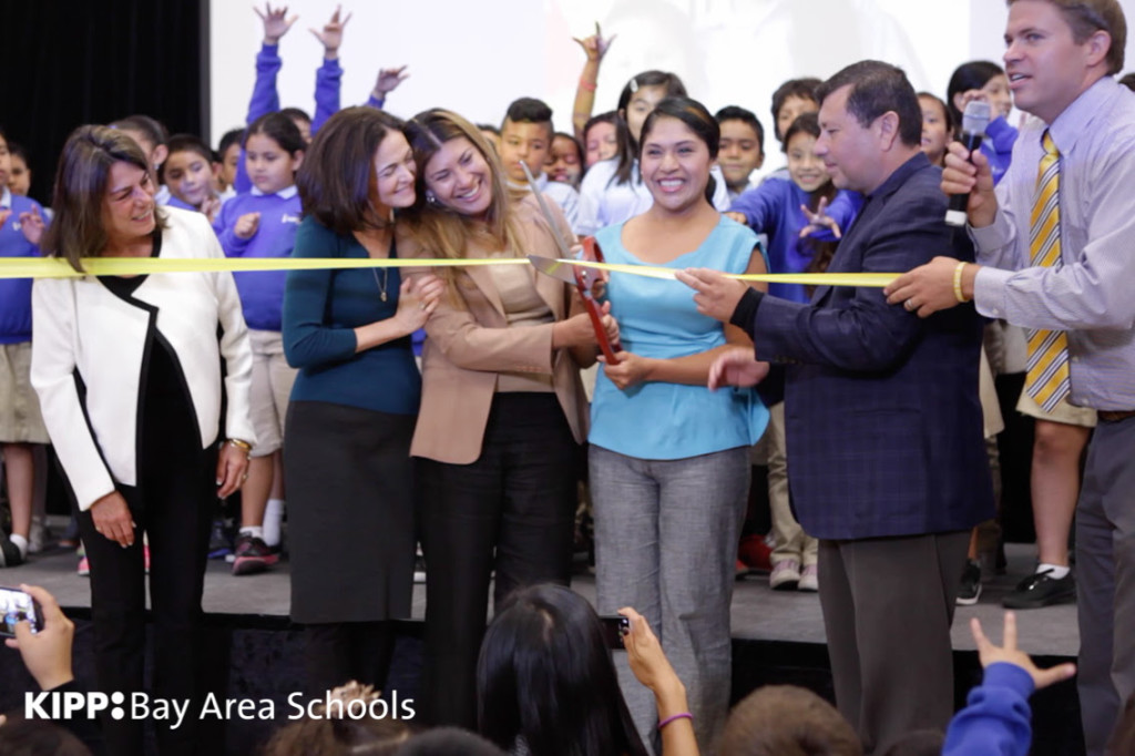 RibbonCuttingExcelencia 2
